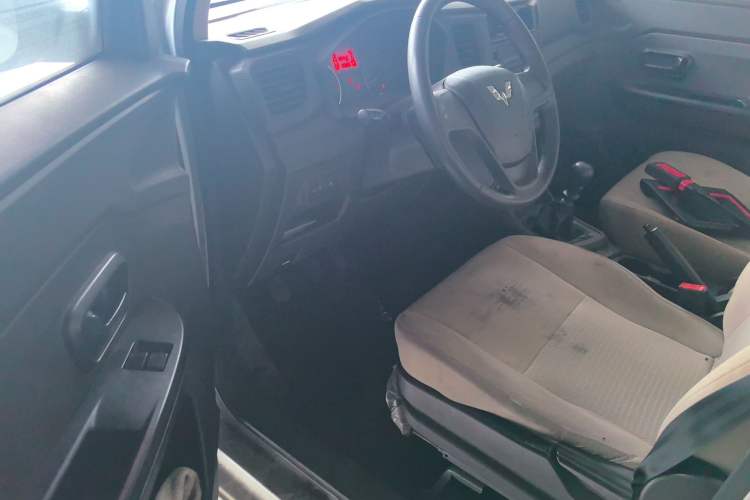 Used Wuling Hongguang V 2019 1.5L Jingqu Version China VI LAR Driver Seat