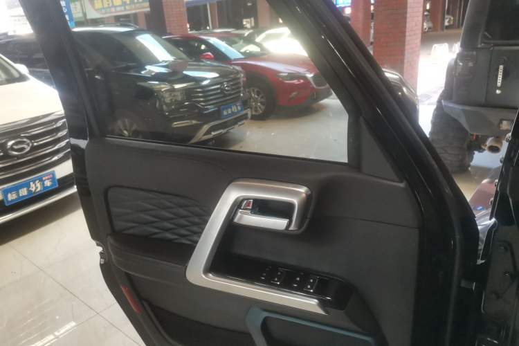 Used BAIC Off-Road BJ40 2019 2.3T Automatic Four-Wheel Drive Urban Hunter Edition Premium Model China VI Emission Standard