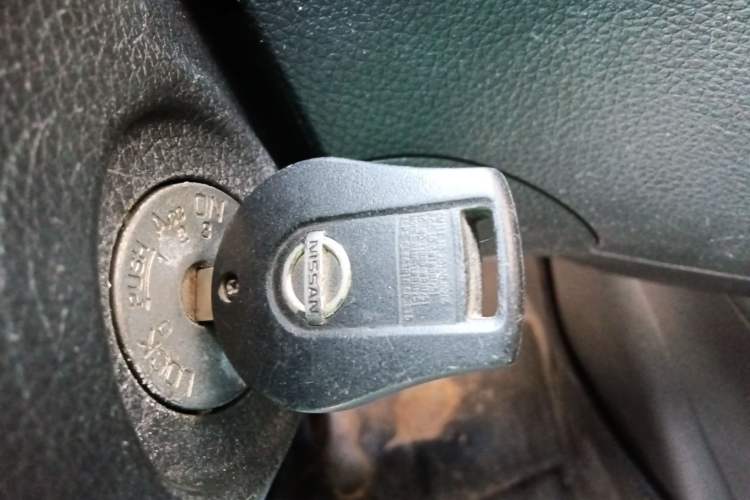 Used Nissan Tiida 2011 1.6L Manual Comfort Edition