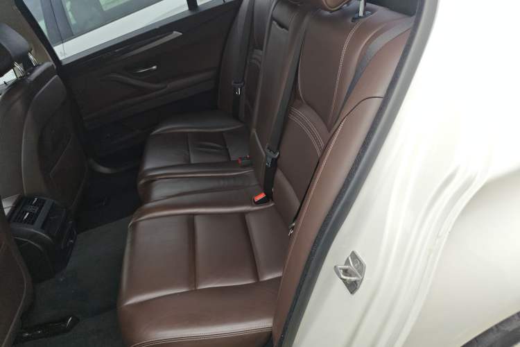 Used BMW 5 Series 2014 525Li Luxury Design Package Left Rear Seat