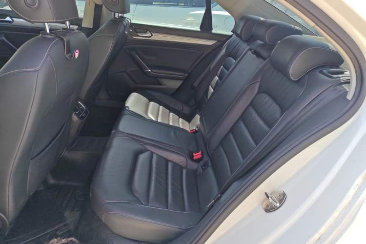 Used Volkswagen Lamando 2015 280TSI DSG Comfort Edition Left Rear Seat