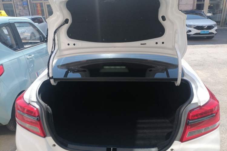 Used Toyota YARiS L Zhi Xiang 2017 1.5E CVT Dynamic Edition Trunk