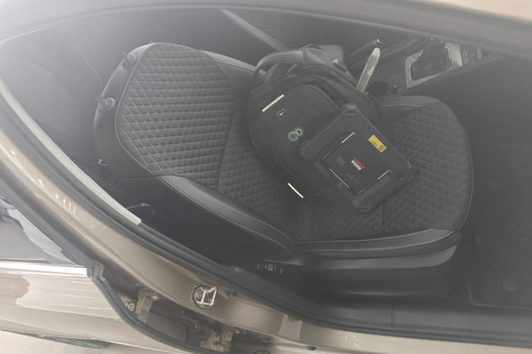 Used Skoda Octavia 2019 TSI280 DSG SmartDrive Luxury Edition China VI Right Front Seat