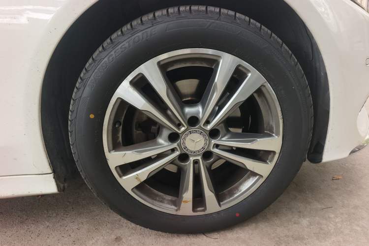 Used Mercedes-Benz C-Class 2015 Revised C 200 L Sport Edition Right Front Wheel Hub