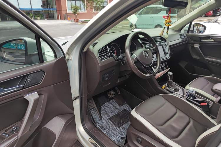 Used Volkswagen Tiguan L 2017 330TSI Automatic Two-Wheel Drive Luxury Edition
