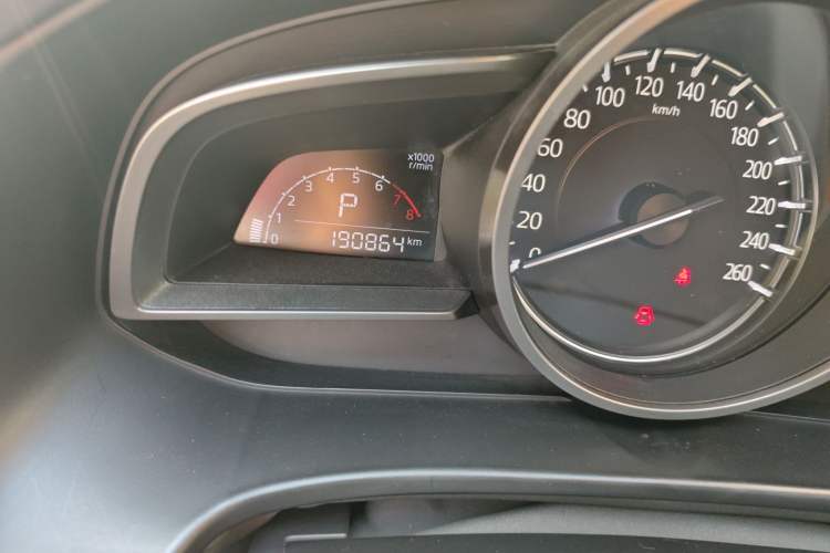 Used Mazda 3 Axela 2017 Sedan 1.5L Automatic Comfort Model Emission Standard China V
