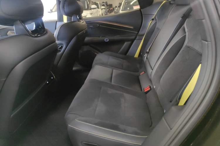 Used Lynk & Co Lynk & Co 10 EM-P 2025 Model 240 All-Wheel Drive Ultra—Sport Edition