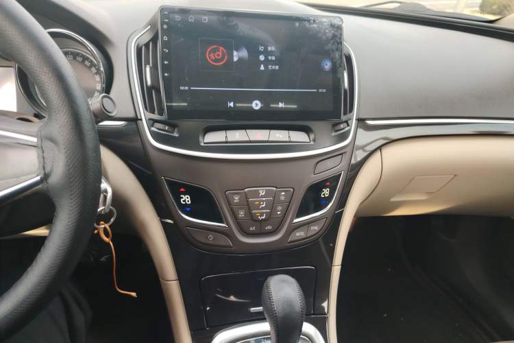 Used Buick Regal 2015 2.0L Leading Fashion Edition