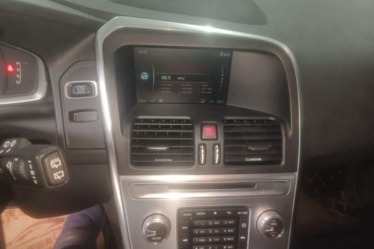 Used Volvo XC60 2017 T5 AWD Smart Upgrade Edition