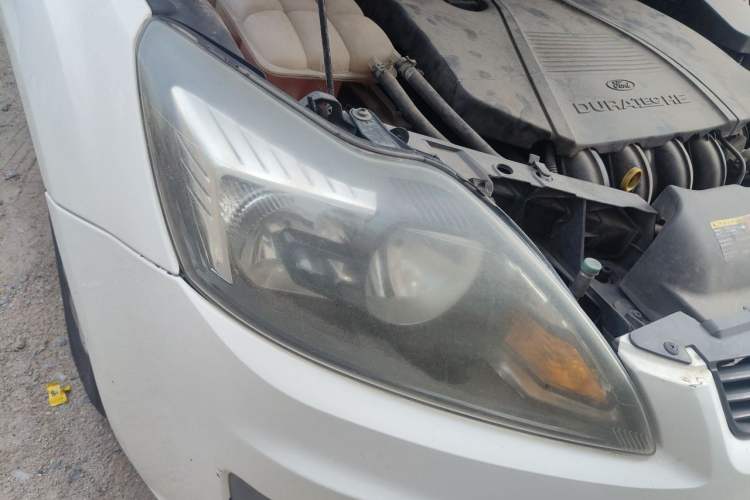 Ford Focus 2012 Hatchback Classic 1.8L Automatic Fashion Edition usata