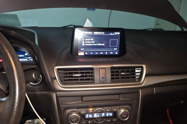 Used Mazda 3 Axela 2019 Cloud-Controlled Sedan 1.5L Automatic Luxury Model China VI Standard