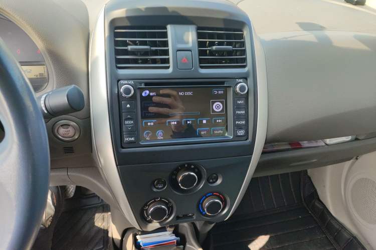 Used Nissan Sunny 2016 1.5XE CVT Leading Edition Audio And AC Panel