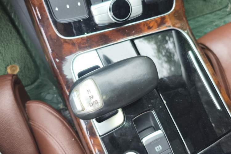 Used Audi A8 2016 A8L 45 TFSI quattro Comfort model Gear Lever