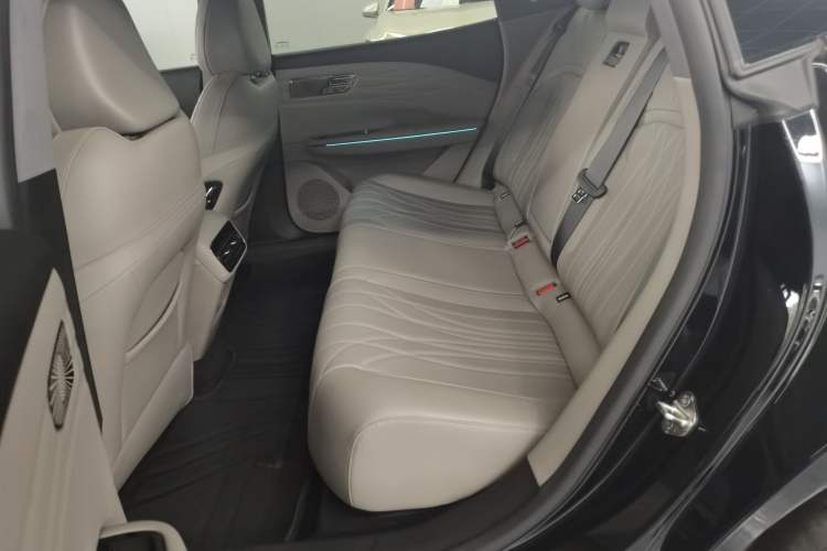 Used Geely Galaxy 8 2025 130km EM-P Starship Edition Left Rear Seat