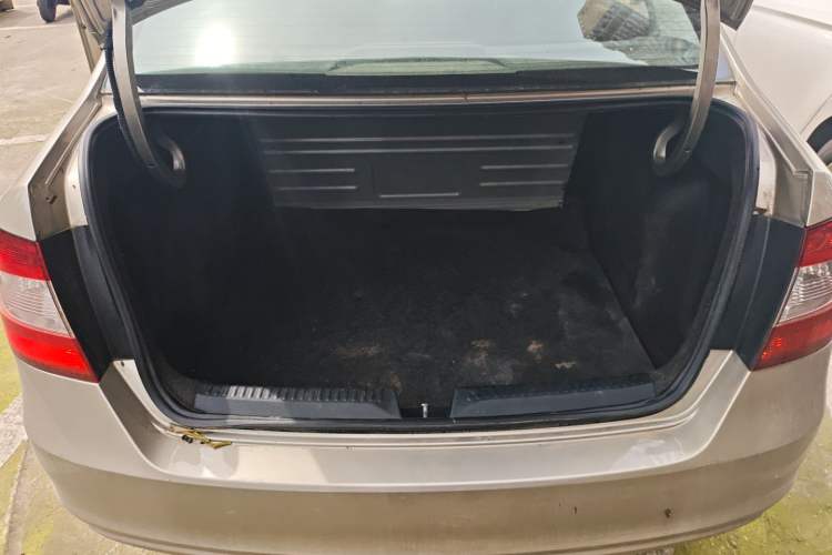 Used Skoda Rapid 2016 1.4L Manual Front-Wheel Drive Model Trunk