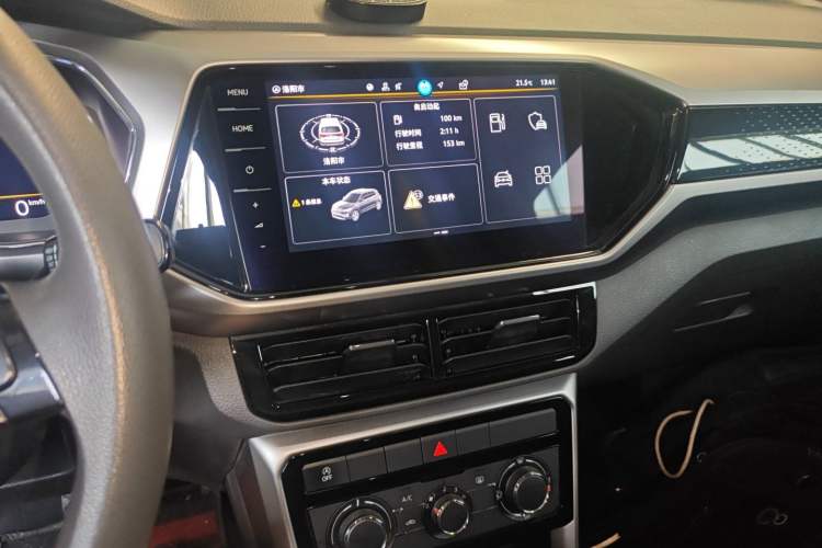 Used Volkswagen T-Cross 2023 280TSI DSG Comfort Edition Audio And AC Panel