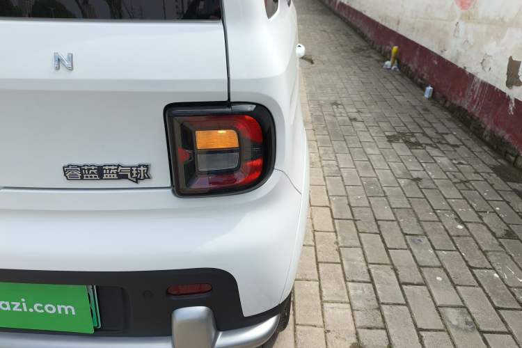 Used Livan Blue Balloon 2025 Model Dynamic Version Right Rear Taillight