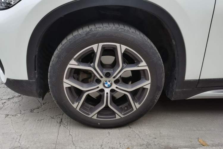 Used BMW X1 2022 sDrive20Li Fashion Model Left Front Wheel Hub