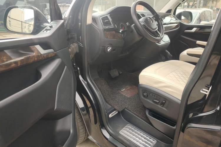 Used Volkswagen Multivan 2018 2.0 TSI 4x4 Prestige Edition 7-Seater
