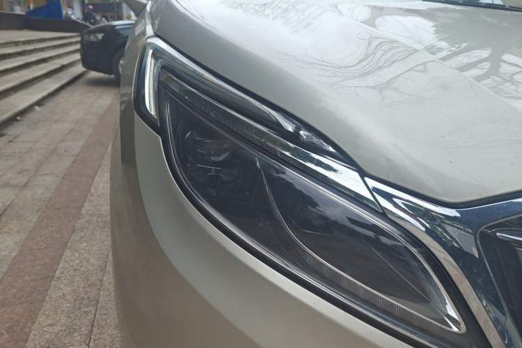 Used Buick GL8 2017 ES 28T Luxury Model China V Standard