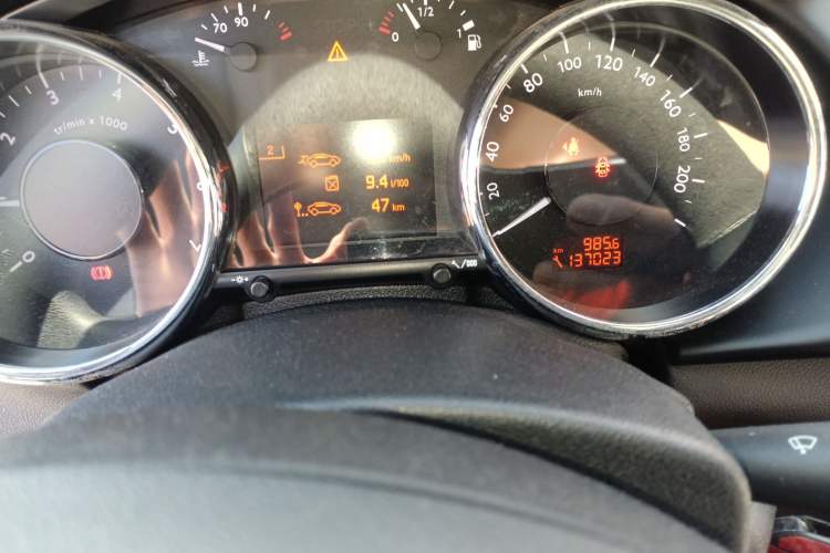 Used Peugeot 3008 2015 2.0L Manual Classic Edition
