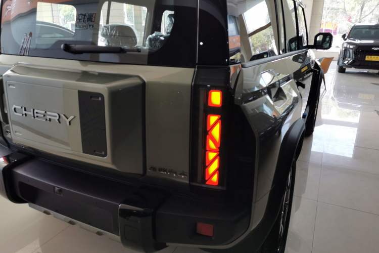 Used Chery Fulwin X3 Plus 2025 Model 401 Two-Wheel Drive Smart Leading Edition Right Rear Taillight