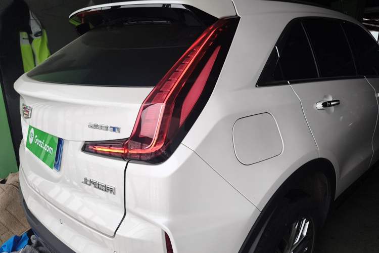 Used Cadillac XT4 2024 28T Two-Wheel-Drive Luxury Version Exterior 3