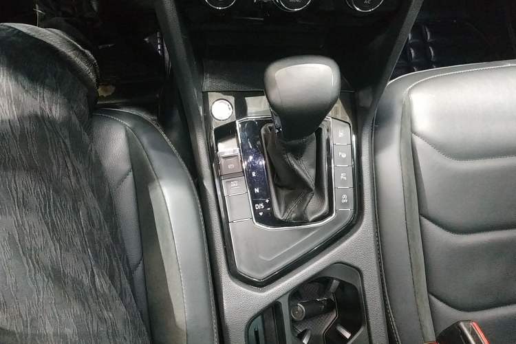 Used Volkswagen Tiguan L 2021 330TSI Automatic Two-Wheel Drive R-Line Enhanced Edition
