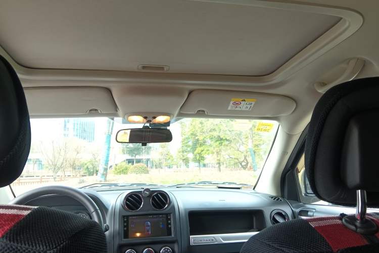 Used Jeep Compass 2014 2.4L four-wheel drive sport version
