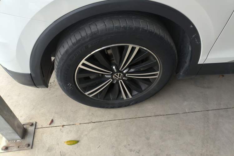 Used Volkswagen Tiguan L 2021 330TSI Automatic Two-Wheel Drive Smart Edition Left Front Wheel Hub