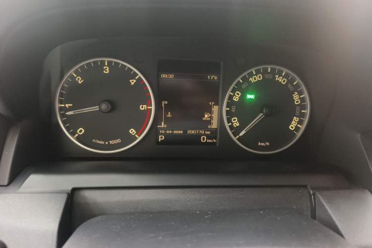 Used Land Rover Discovery 2014 3.0 SDV6 HSE Diesel Edition Odometer Close Up