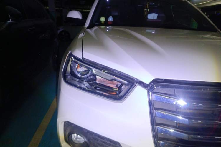 Used Haval H6 Coupe 2017 Red-Label 2.0T Automatic Two-Wheel Drive Elite Model Right Front Headlight