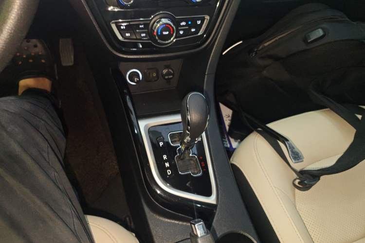 Used CHANGAN Alsvin V7 2016 1.6L Automatic Enjoyment Model China V Standard
