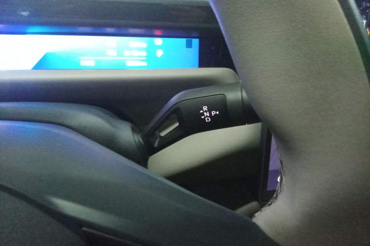 Used Lynk & Co Z10 2025 71 kWh 602 km Range Rear-Wheel Drive Pro
