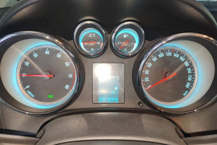 Used Buick GT 2013 GT 1.8L Automatic Fashion Edition Instrument Cluster