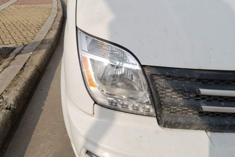 Used SAIC MAXUS Xintu V80 2021 2.0T Manual Classic Aoyuntong 127 PS Mid-axle Mid-roof 6/7/8/9-Seater