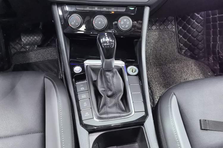 Used Volkswagen Sagitar 2020 280TSI DSG Comfort Version China VI Standard Gear Lever