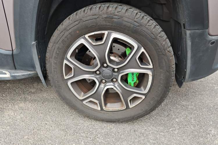 Used Jeep Renegade 2016 1.4T Automatic Smart Edition Right Front Wheel Hub