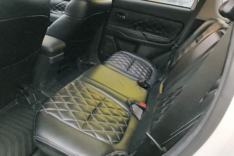 Used Mitsubishi Outlander 2020 2.0L Two-Wheel Drive Comfort Edition 5 Seats