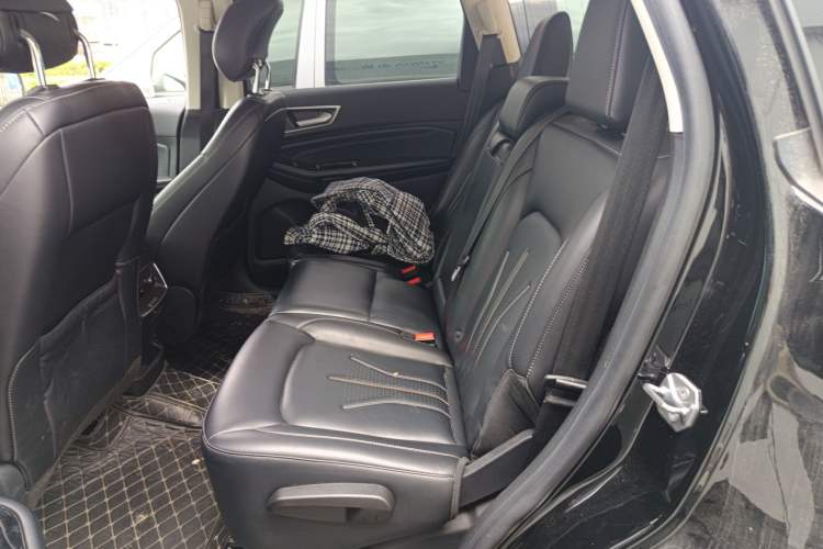 Used Ford Edge 2021 PLUS EcoBoost 245 Two-Wheel-Drive Titanium 7-Seater
