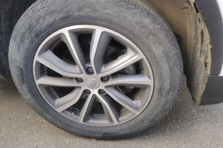 Used Geely Auto Emgrand X7 Sport 2018 1.8TD Automatic Two-Wheel Drive Zhiya Model