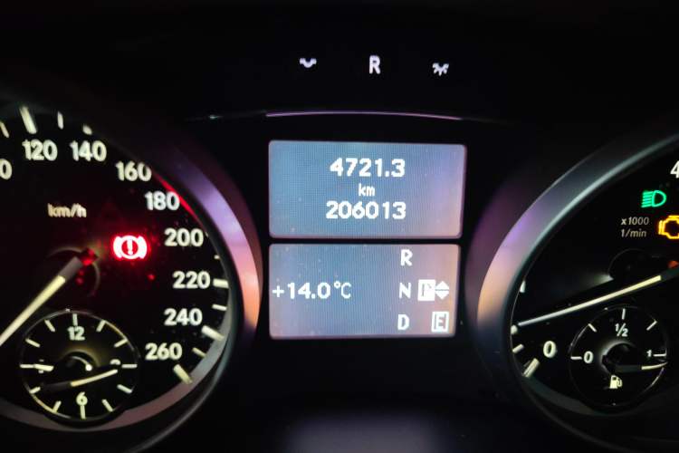 Used Mercedes-Benz R-Class 2015 R 320 4MATIC Luxury Model
