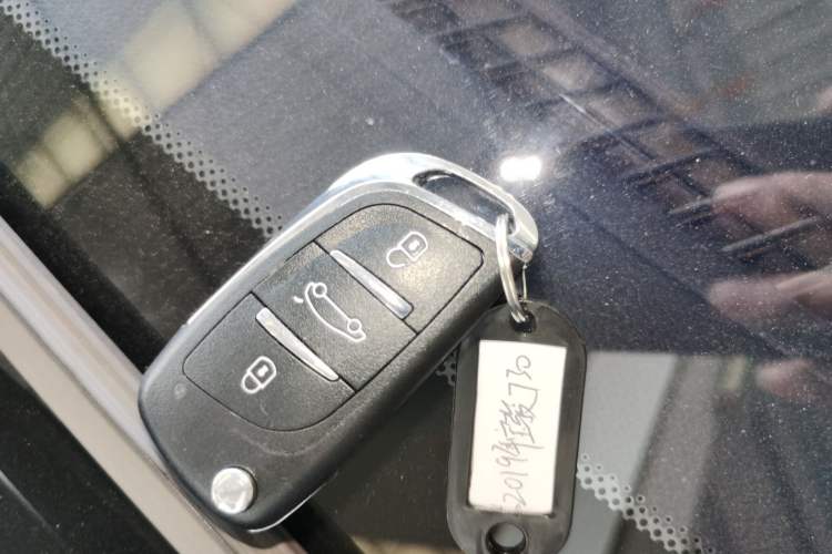 Used Baojun 730 2019 1.5T CVT Fashion Model 7 Seats China V Emission Standard Vehicle Key