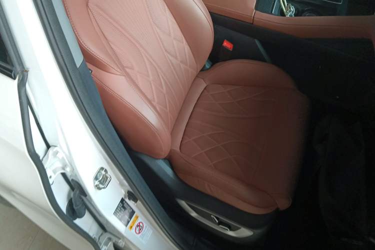 Used Changan CS75 PLUS 2024 3rd Generation Champion Edition 1.5T Intelligent Drive Dynamic Model
