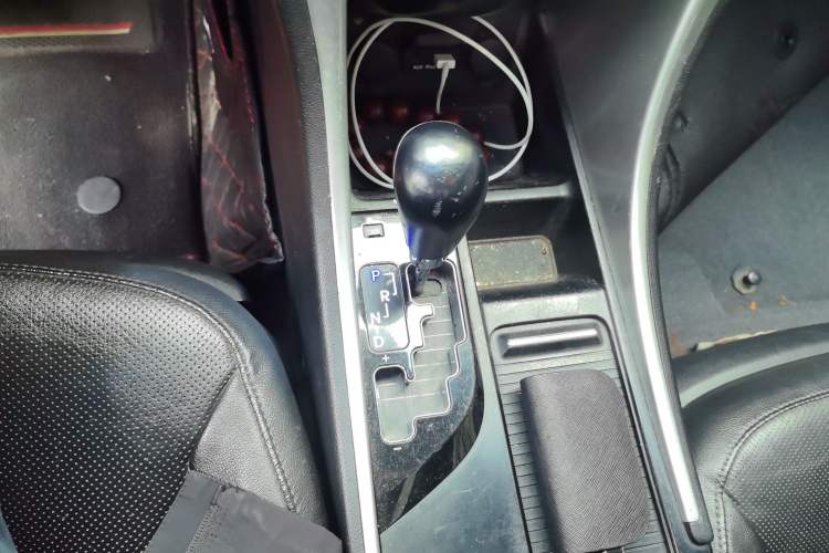 Used Hyundai Sonata 2013 2.0L Automatic Luxury Edition Gear Lever