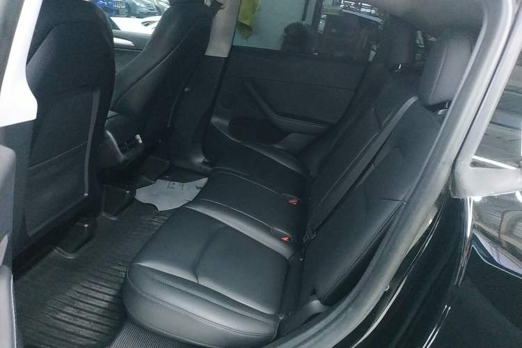 Used Tesla Model Y 2023 Long-Range All-Wheel-Drive Version