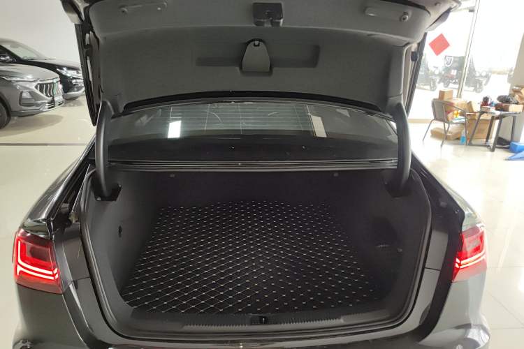 Used Audi A6L 2018 30th Anniversary Edition 30 FSI Style Model