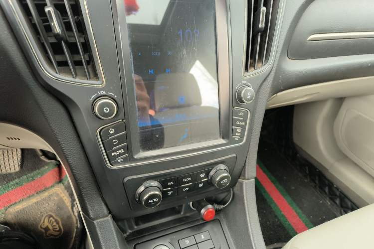 Used BAIC Senova D50 2016 1.5L Manual Elite Edition Audio And AC Panel