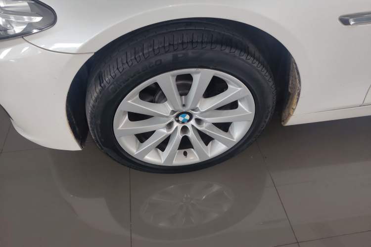 Used BMW 5 Series 2014 530Li Leading Model