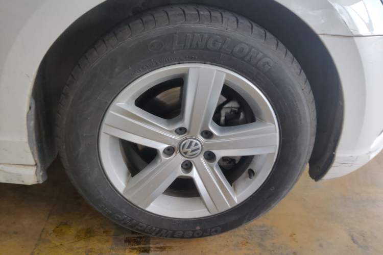 Used Volkswagen Lamando 2017 230TSI DSG Fashion Edition Right Front Wheel Hub